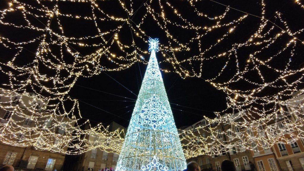 Luces de Navidad en la Plaza Mayor de Ourense