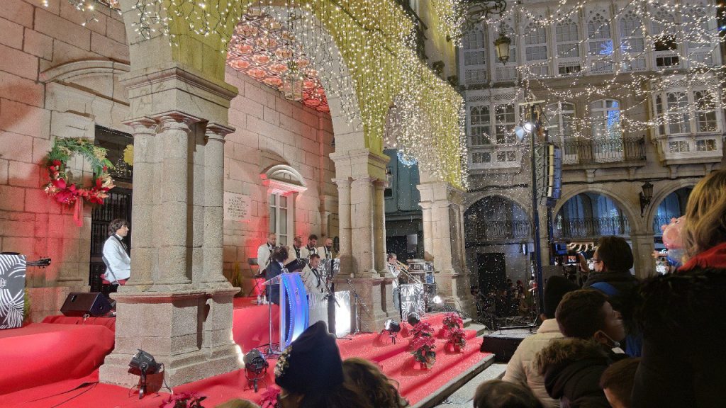 Luces de Navidad en la Plaza Mayor de Ourense