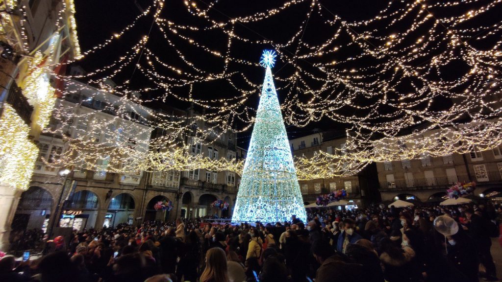 Luces de Navidad en la Plaza Mayor de Ourense