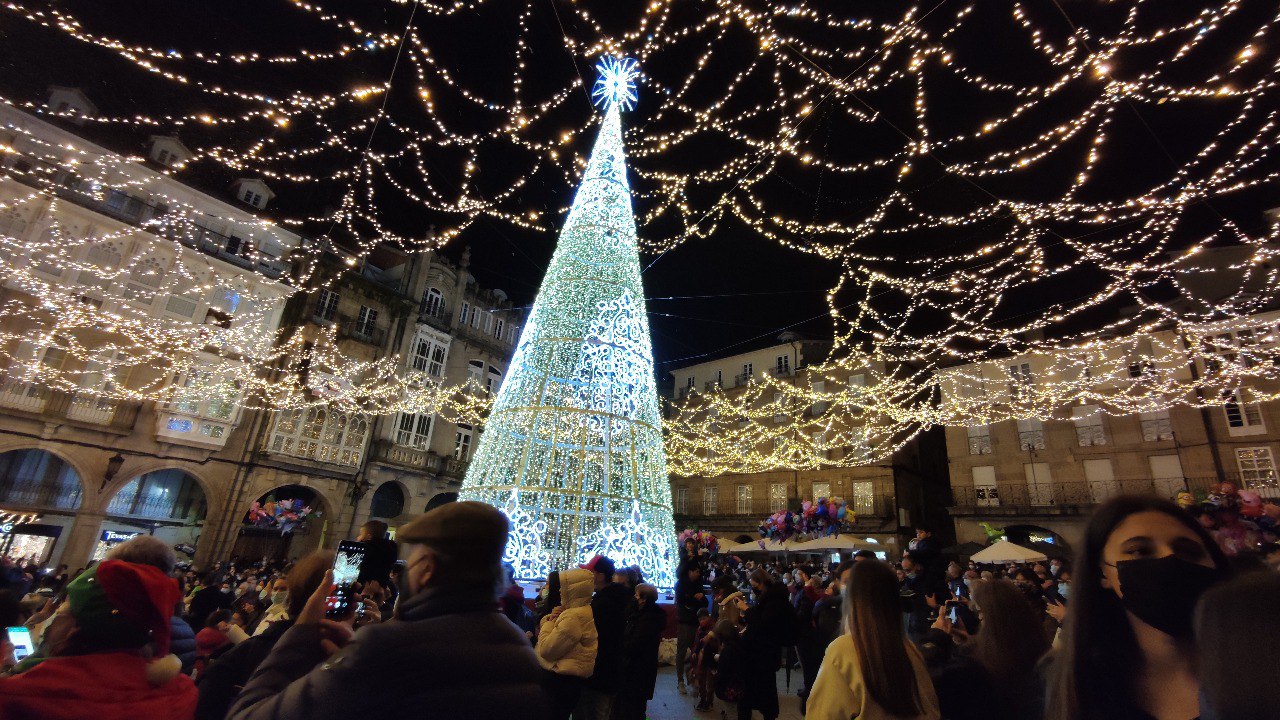 Luces de Navidad en la Plaza Mayor de Ourense