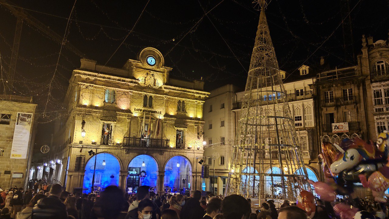 Plaza Mayor de Ourense encendido navidad luces