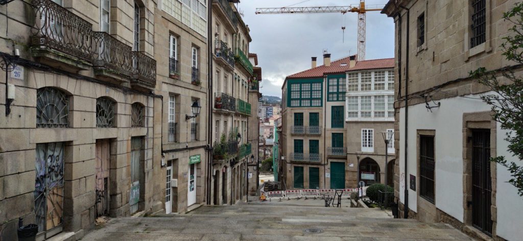 Albergue de peregrinos casco antiguo bajada burgas escaleras