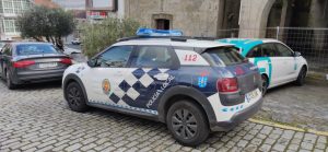 Coche de la Policía Local de Maceda