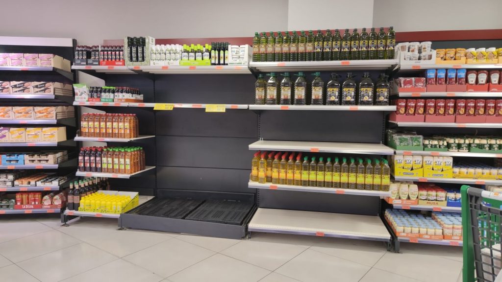 Estanteria supermercado aceite de girasol