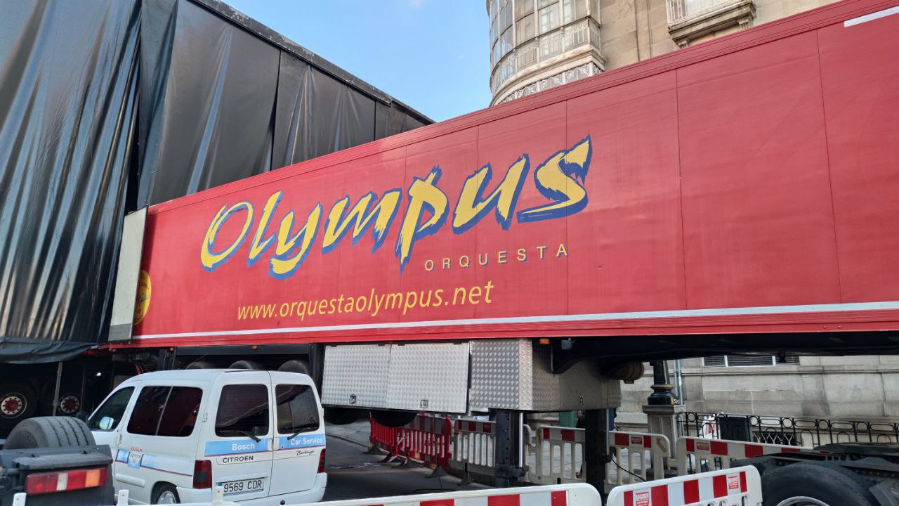 Camión Orquesta Olympus Fiestas de Ourense