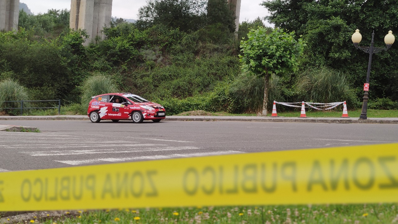 Coche en el Rallye de Ourense