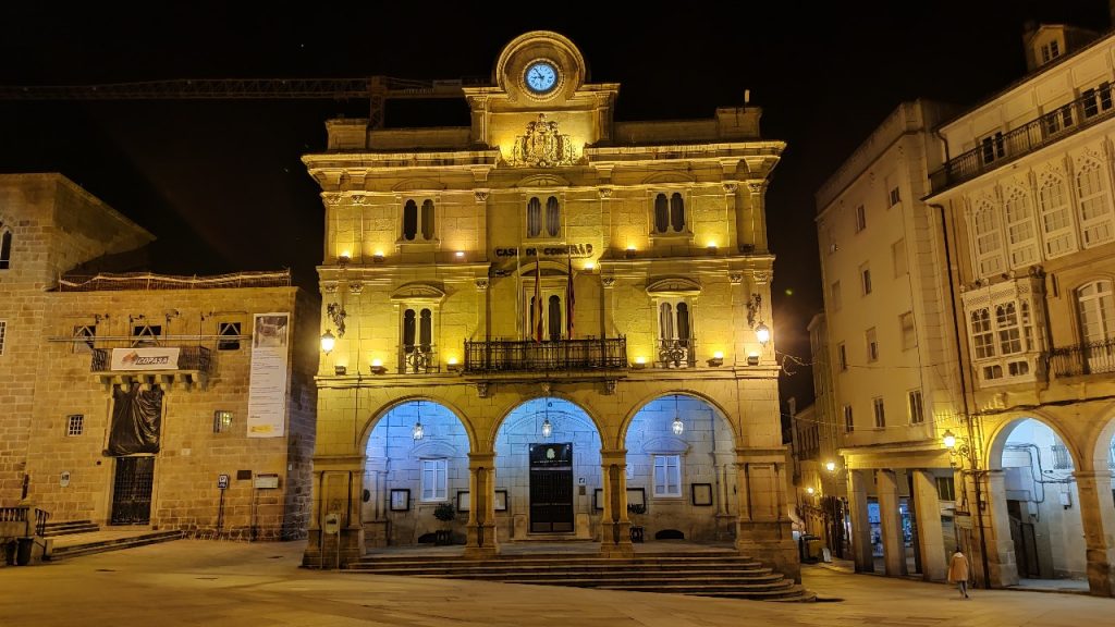 Concello de Ourense de noche
