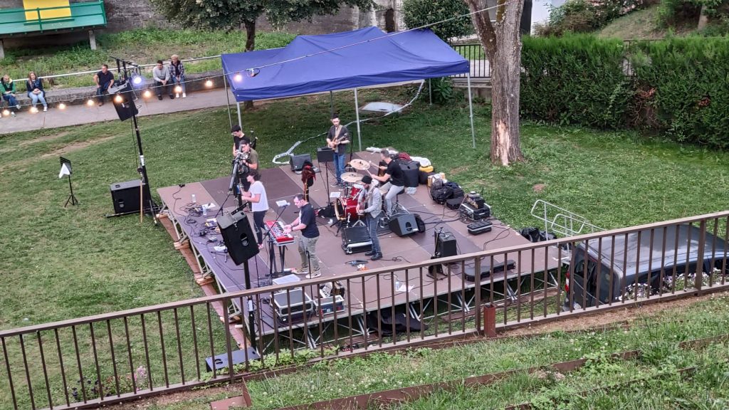 Guezos en Concierto en A Valenzá