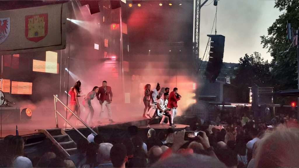 Galería de imágenes de la actuación de la Orquesta Olympus en las Fiestas de Ourense 1 Escenario Olympus Fiestas de Ourense