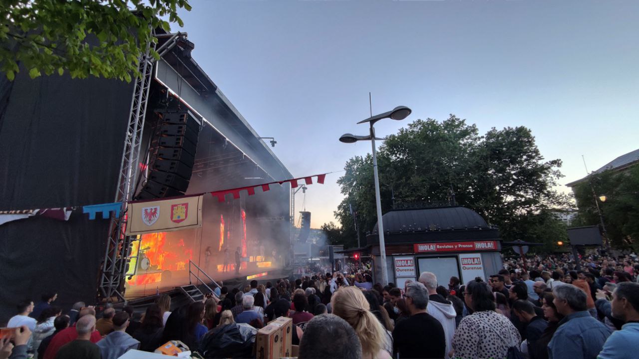 Galería de imágenes de la actuación de la Orquesta Olympus en las Fiestas de Ourense 8 Público Olympus Fiestas de Ourense