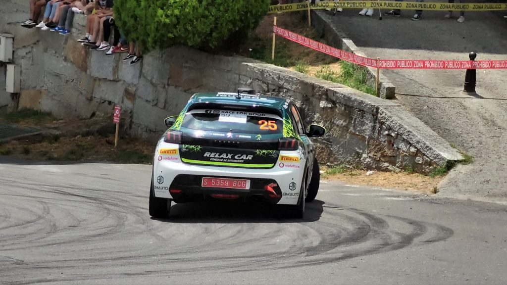 Rallye de Ourense Saliendo de una curva