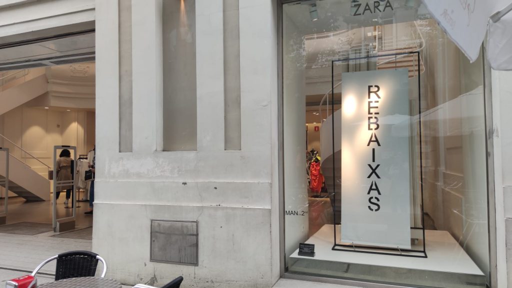 ¿Sabías que el edificio de Zara en el Paseo fue anteriormente un Teatro? 2 Rebajas en Zara Paseo