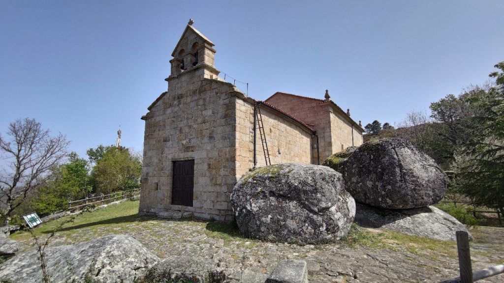 Ermita de Nuestra Señora del Xurés en Lobios iglesias