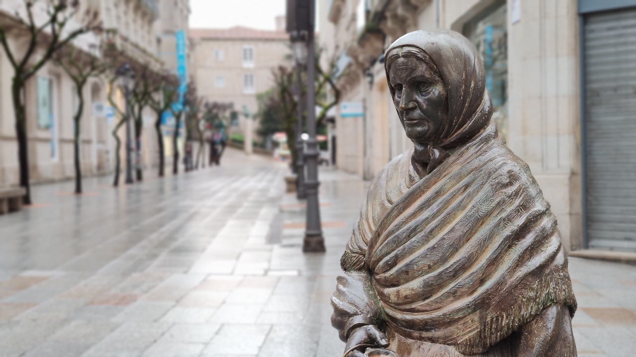 Estatua de La Lechera en el Paseo