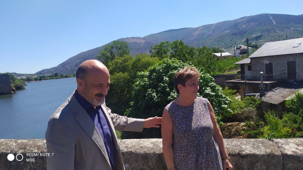 La Confederación Hidrográfica del Miño-Sil ampliará el paseo del río Sil a su paso por Petín 1 José Antonio Quiroga y Raquel Bautista