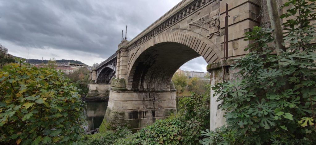 Puente Nuevo desde abajo