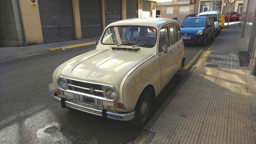 Renault 4: un clásico con mucha vida 1 Renault 4 en la calle