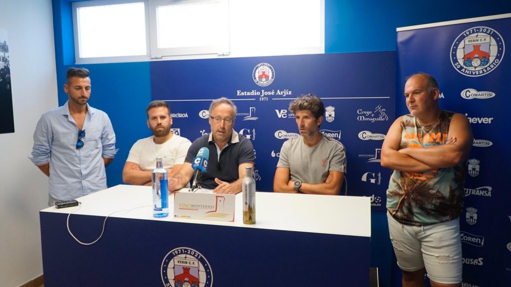 Presentación do equipo técnico do Verín C.F. 1 Verín Clube de Fútbol