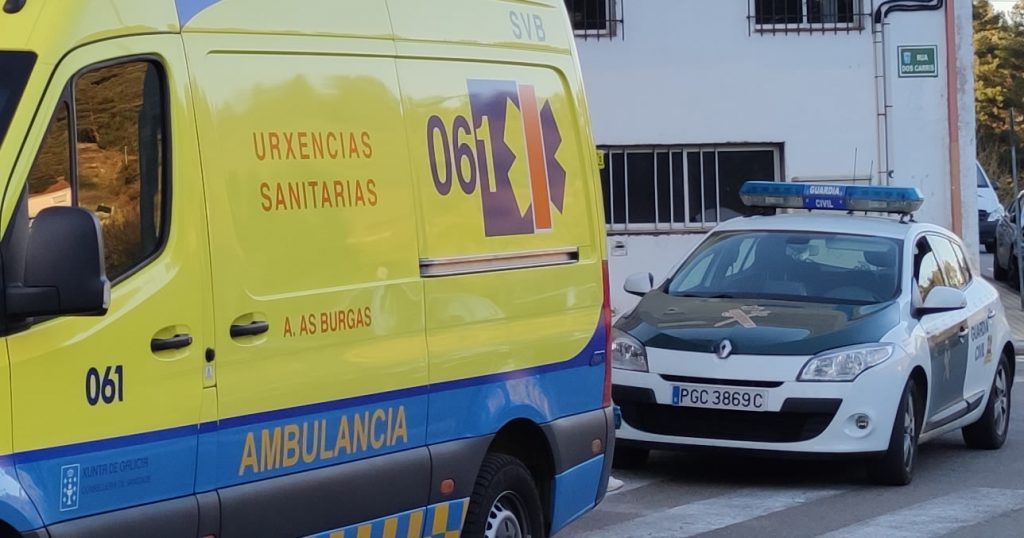 Ambulancia 061 y Guardia Civil