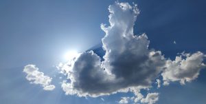 Cielo nubes sol temperaturas tiempo
