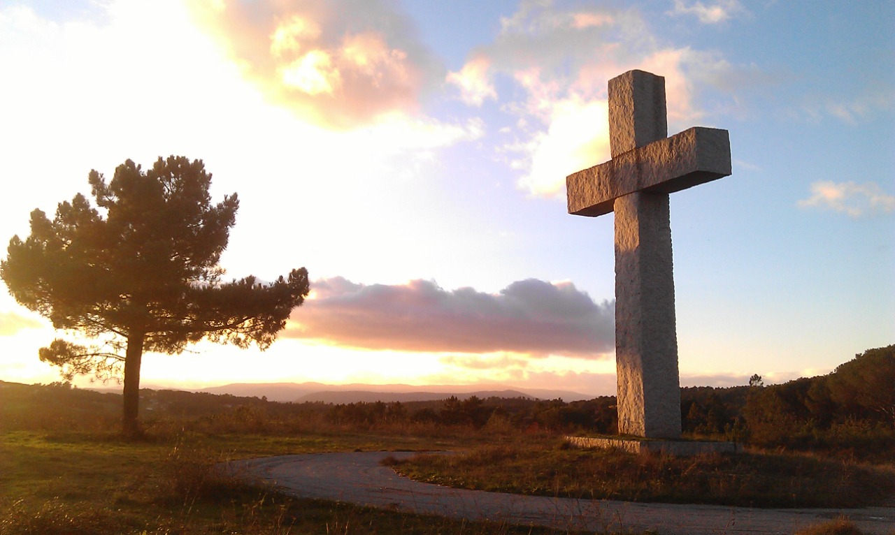 Cruz de piedra en As Maravillas