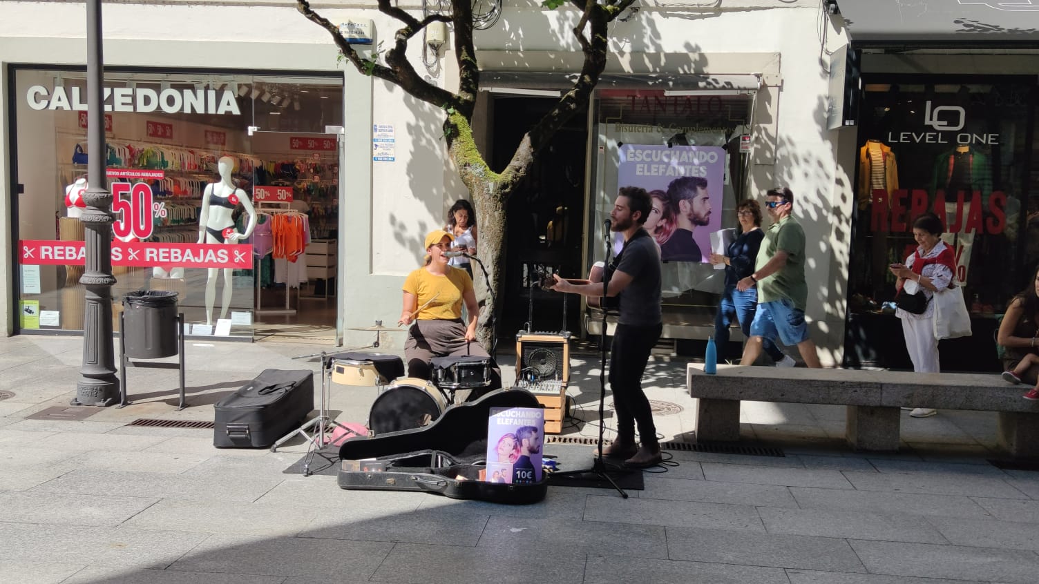 Escuchando Elefantes en el Paseo