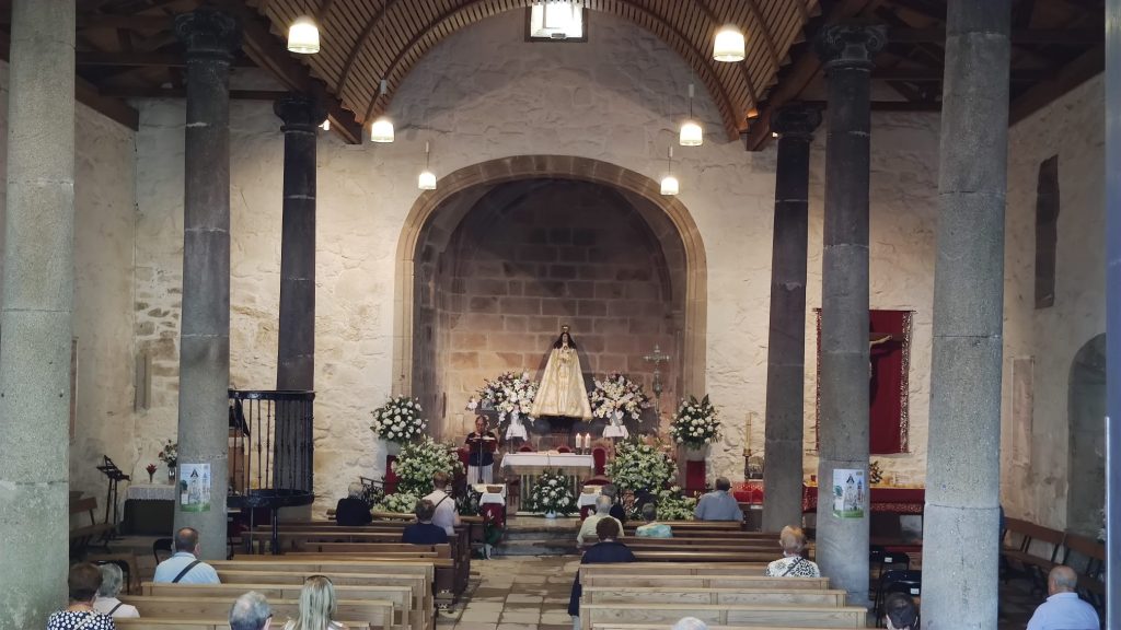 Interior de la Capilla de Os Remedios