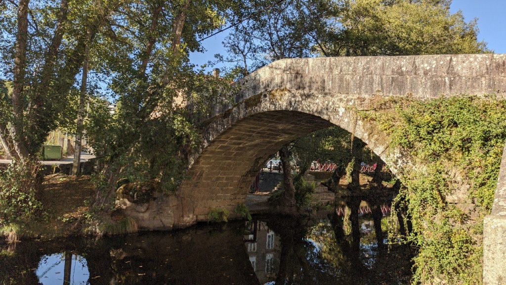 Lateral del Puente Romano de Baños de Molgas