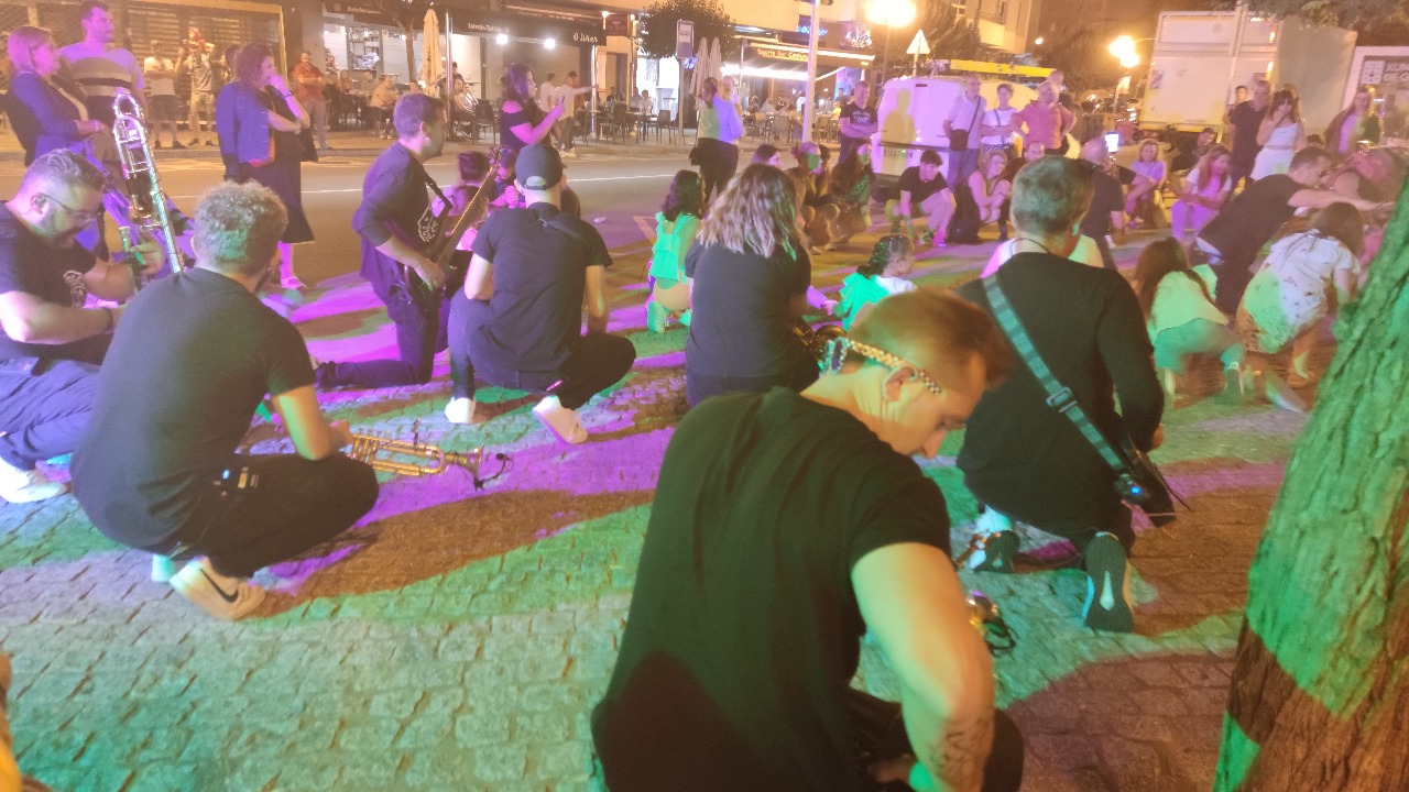 Actuación de la Charanga Fuego Street Band