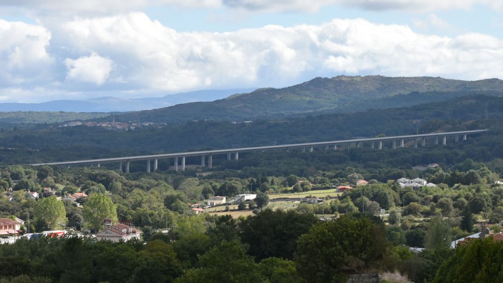 Autovía Rías Baixas A-52 por Allariz