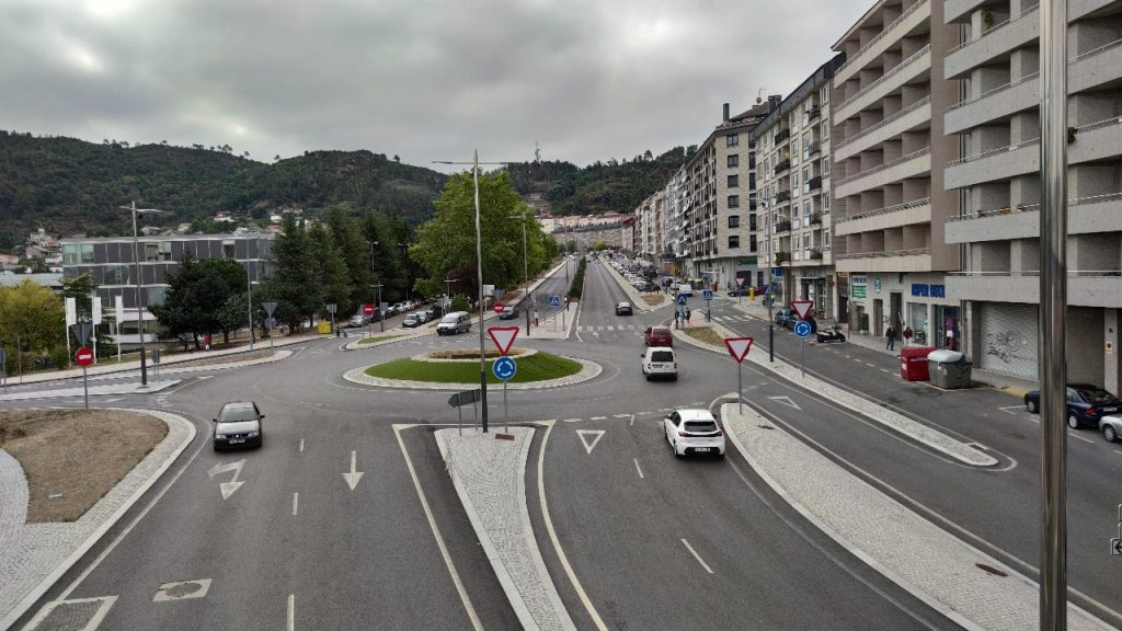 Avenida Otero Pedrayo en As Lagoas Lagunas