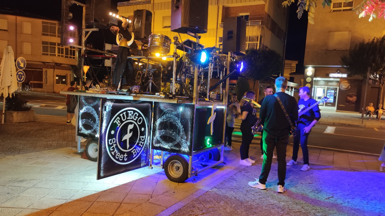 Charanga Fuego Street Band y su escenario