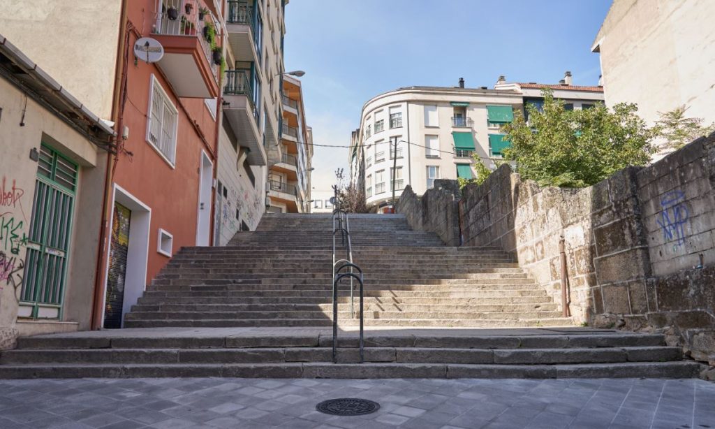 Escaleras A Ponte Rosalía De Castro