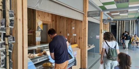 Locales del Mercado Do Xurés en Bande