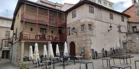 Plaza Eironciño en Vinos casco viejo