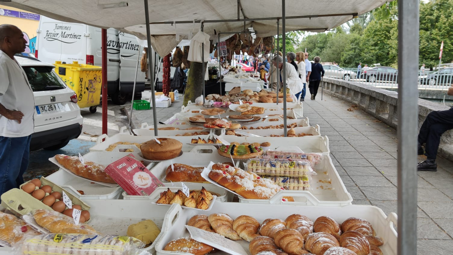 Puesto de alimentación en la Feria de Ourense