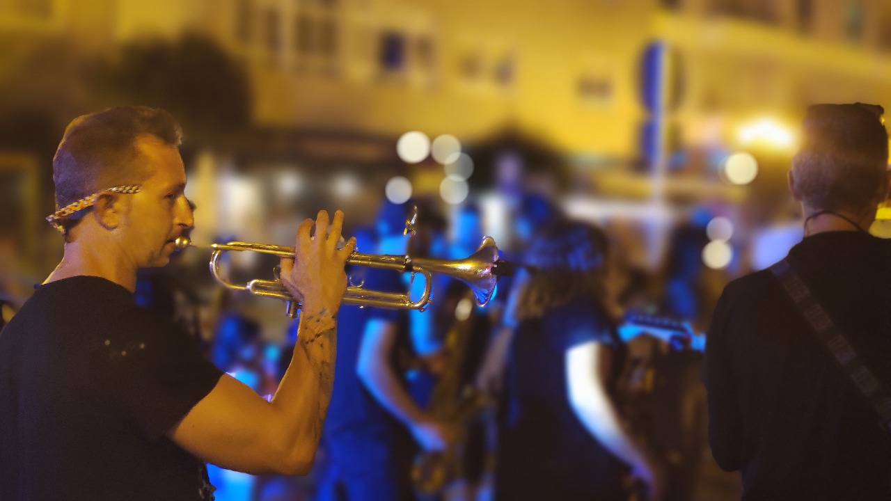 Trompeta de la Charanga Fuego Street Band