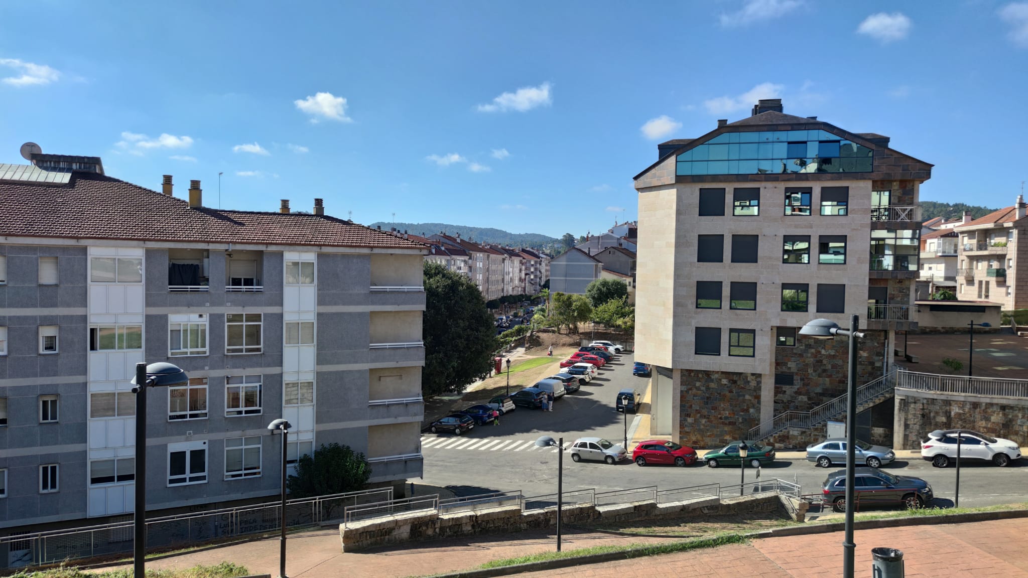 Vistas de A Valenzá y Mercadona