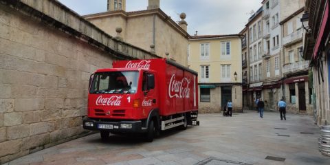 Zona vinos casco viejo camión Coca Cola
