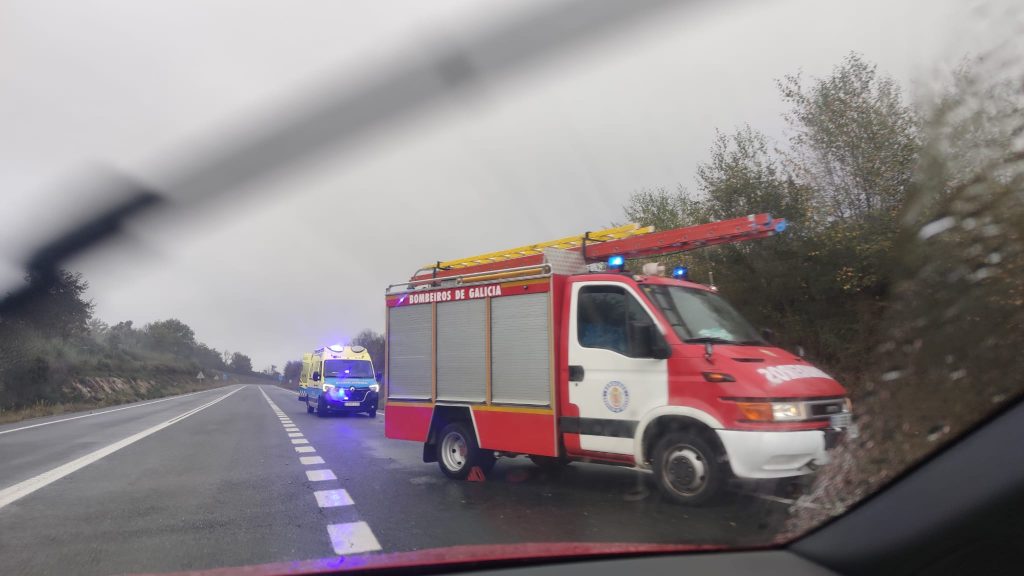 Bomberos y ambulancia