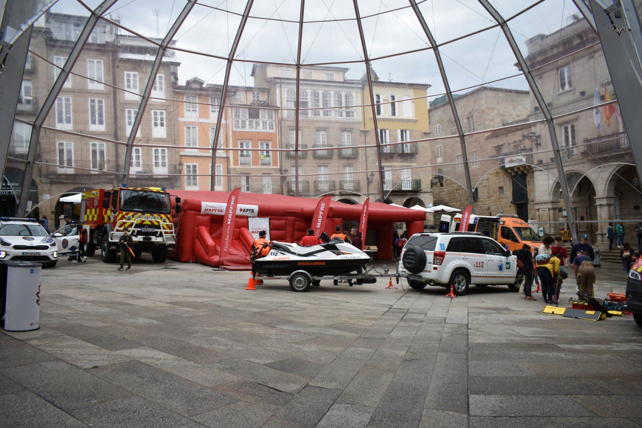 Plaza Mayor con servicios de emergencias