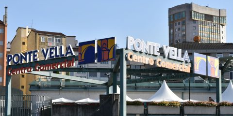 Ponte Vella Centro Comercial y Torre