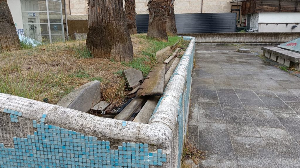 Tablas rotas en Parque Concordia
