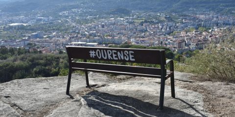 Vistas ciudad de Ourense desde Montealegre y banco