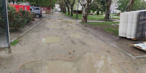 Alameda de Ourense con barro
