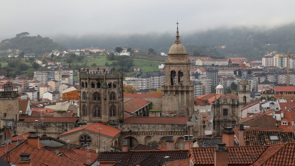 Catedral de Ourense y panorámica de la ciudad
