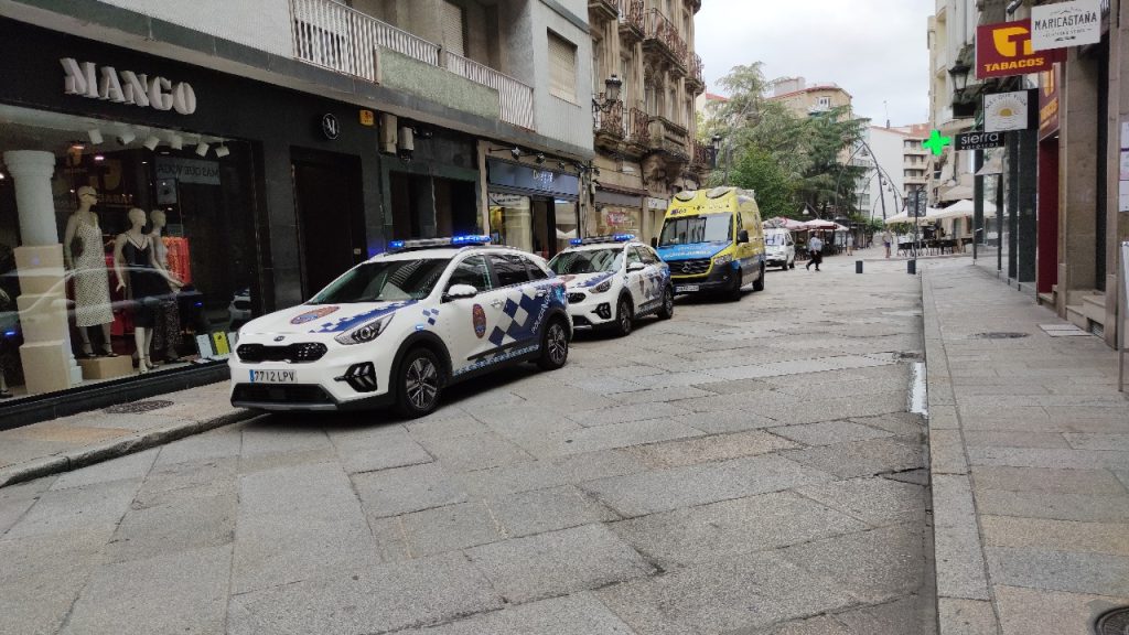 Santo Domingo ambulancia coches policía local