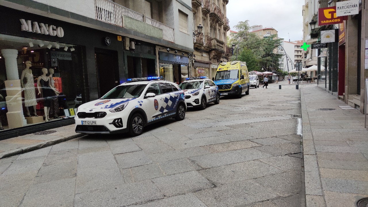 Santo Domingo ambulancia coches policía local