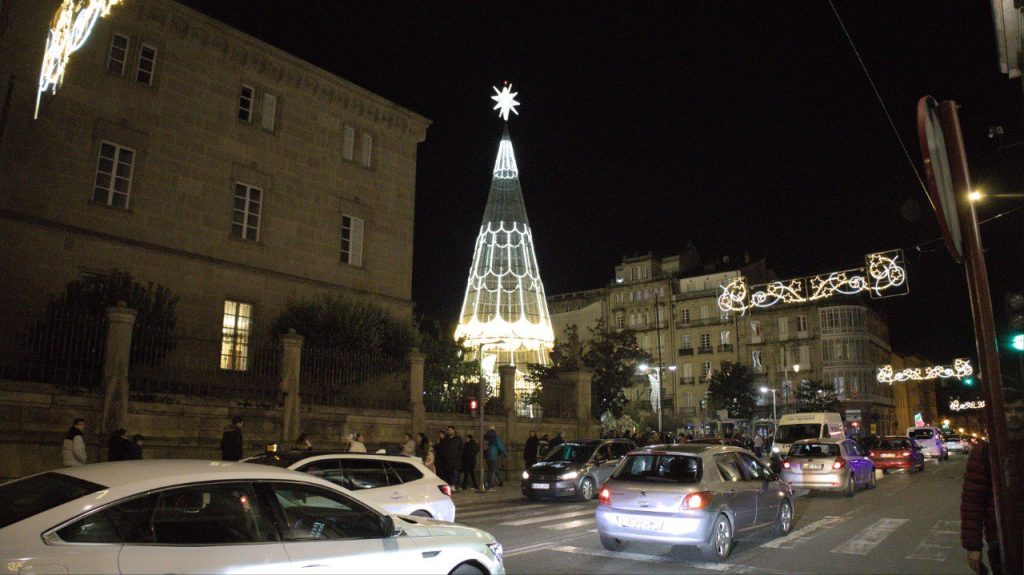 Árbol de Navidad en la Alameda de Ourense