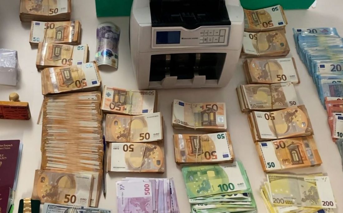 Dinero y billetes